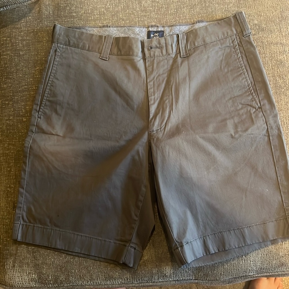Gray chino short